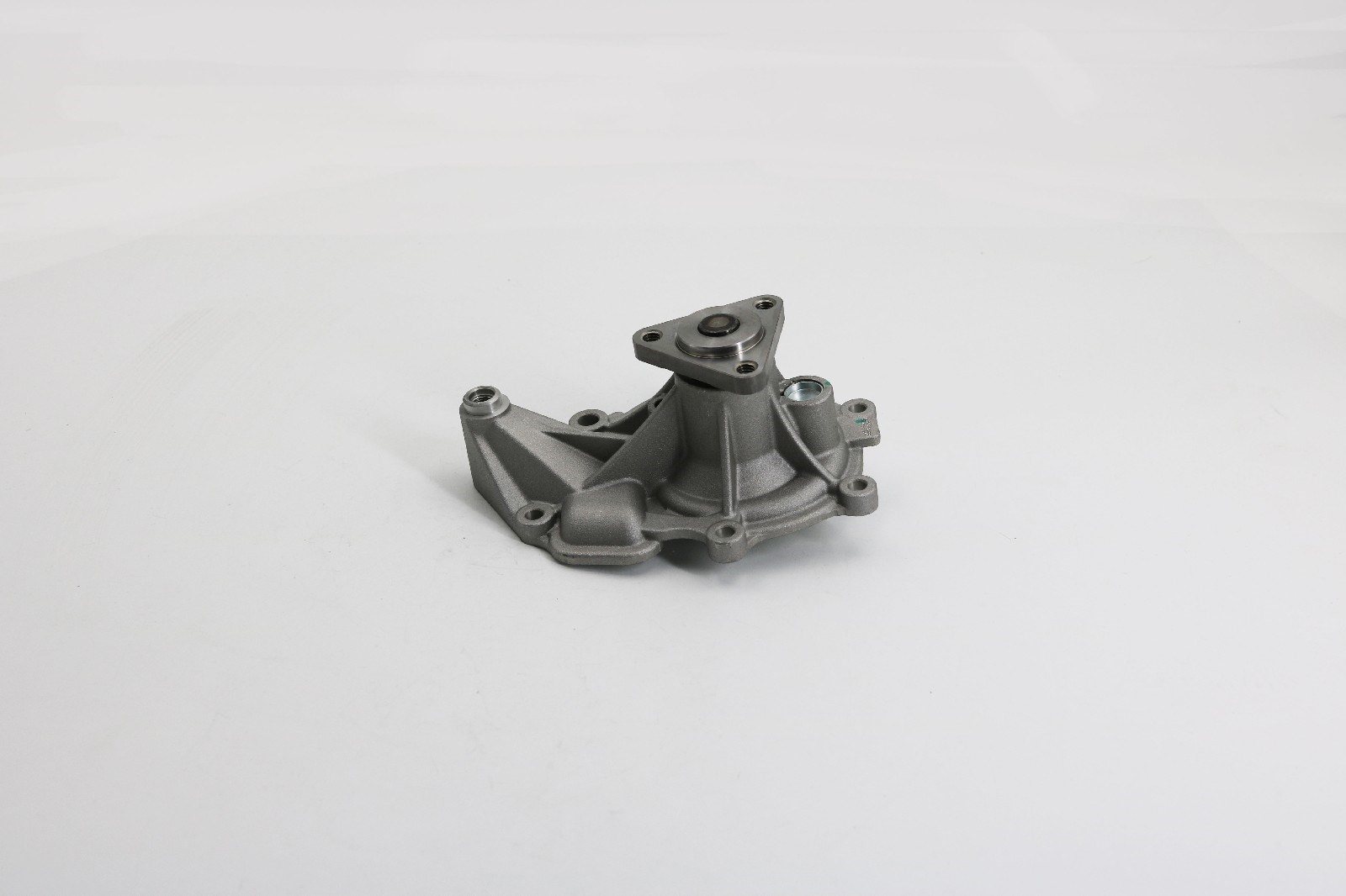 DS060566-Z11B GWP4070 1307010B02 H160010600   Water Pump