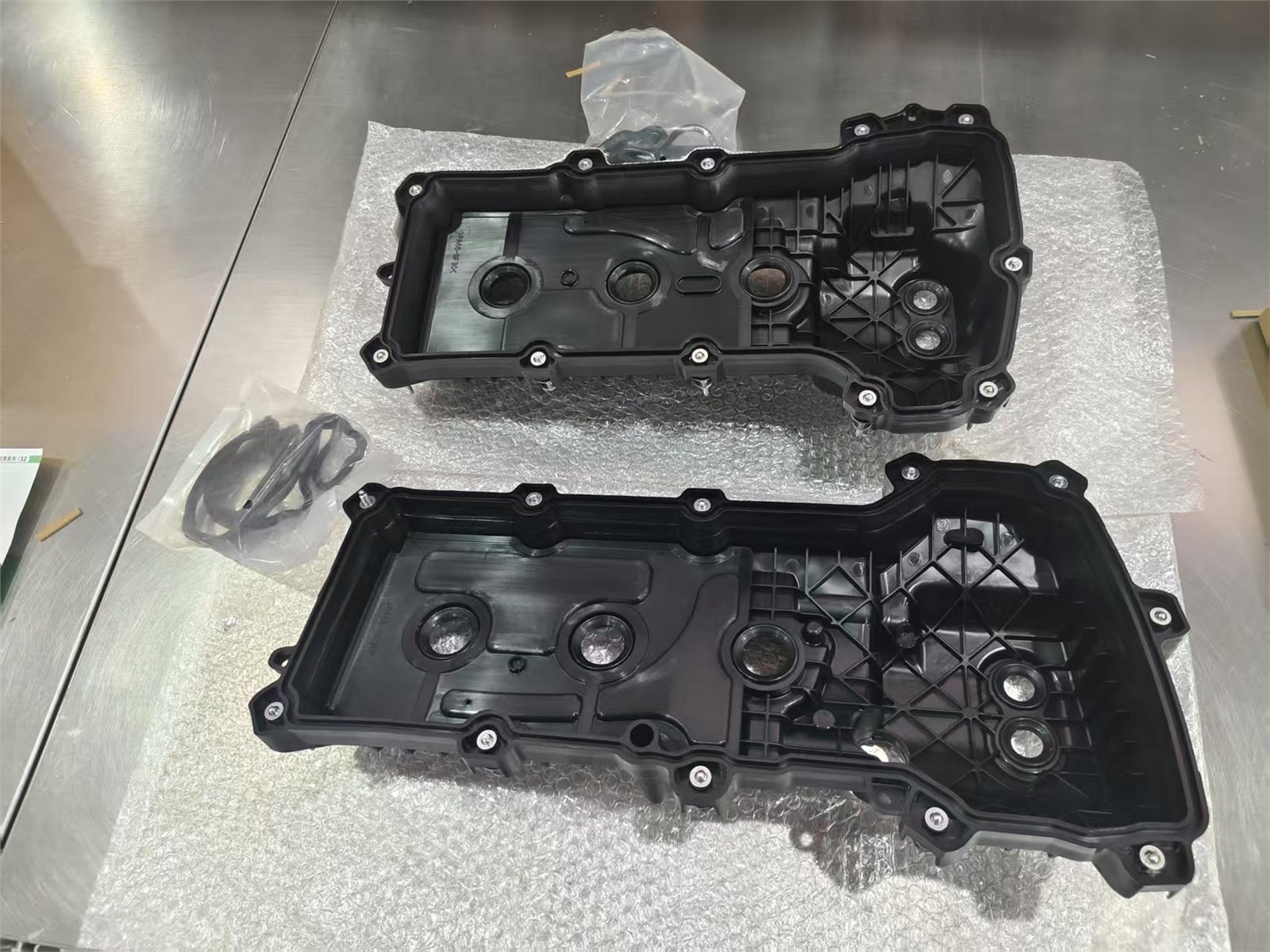    Valve Cover