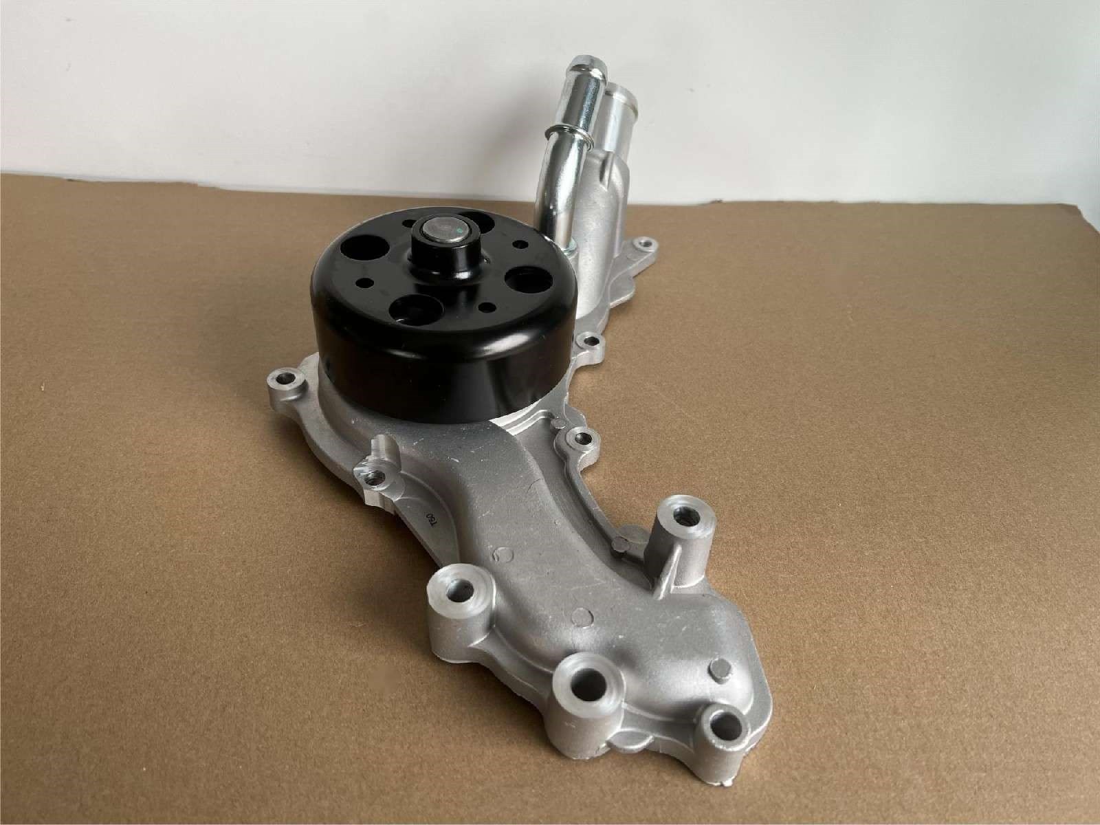 DS060705-Z12B 68311108AA US8160 JEEP  Water Pump
