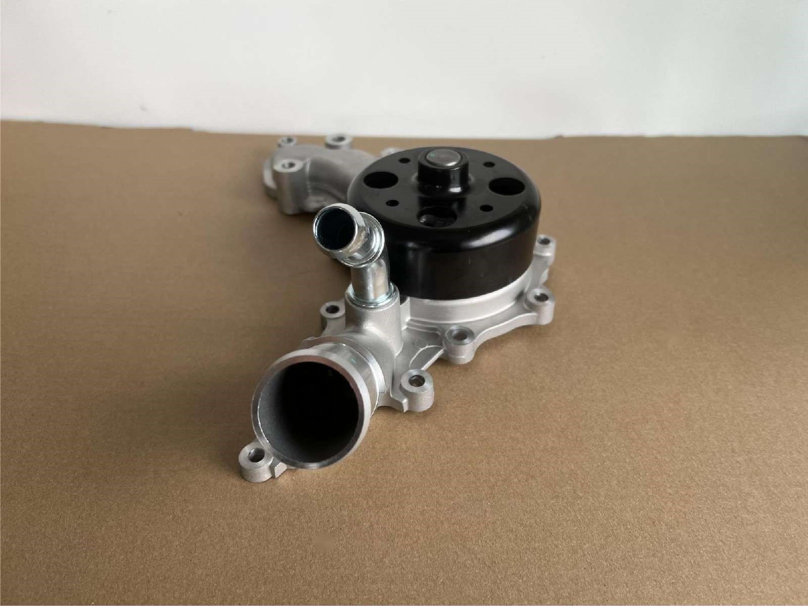 DS060705-Z12B 68311108AA US8160 JEEP  Water Pump
