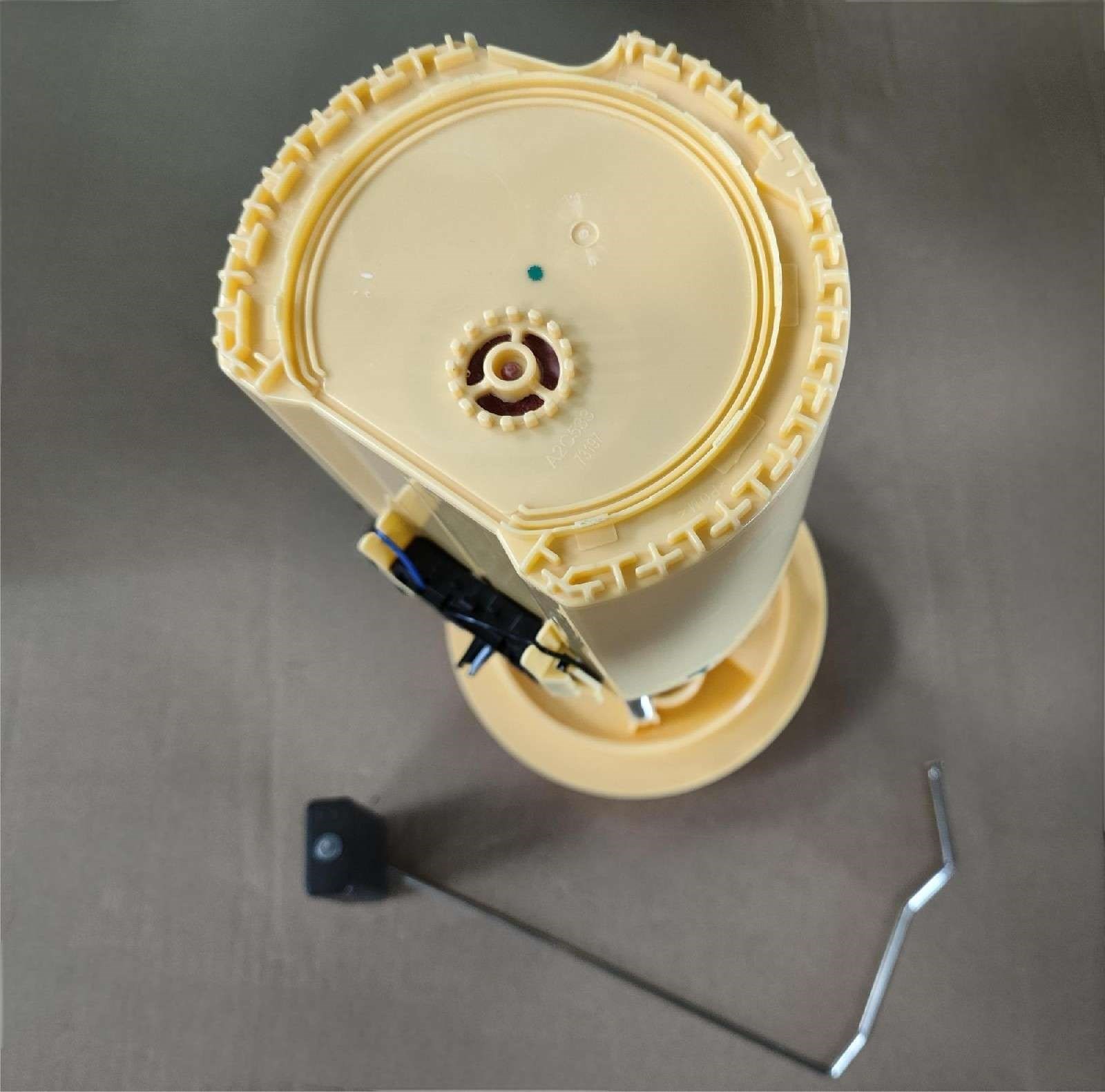 DS110227 AB39-9H307-EE 1749366 UC2J-13-35XB   Fuel Pump
