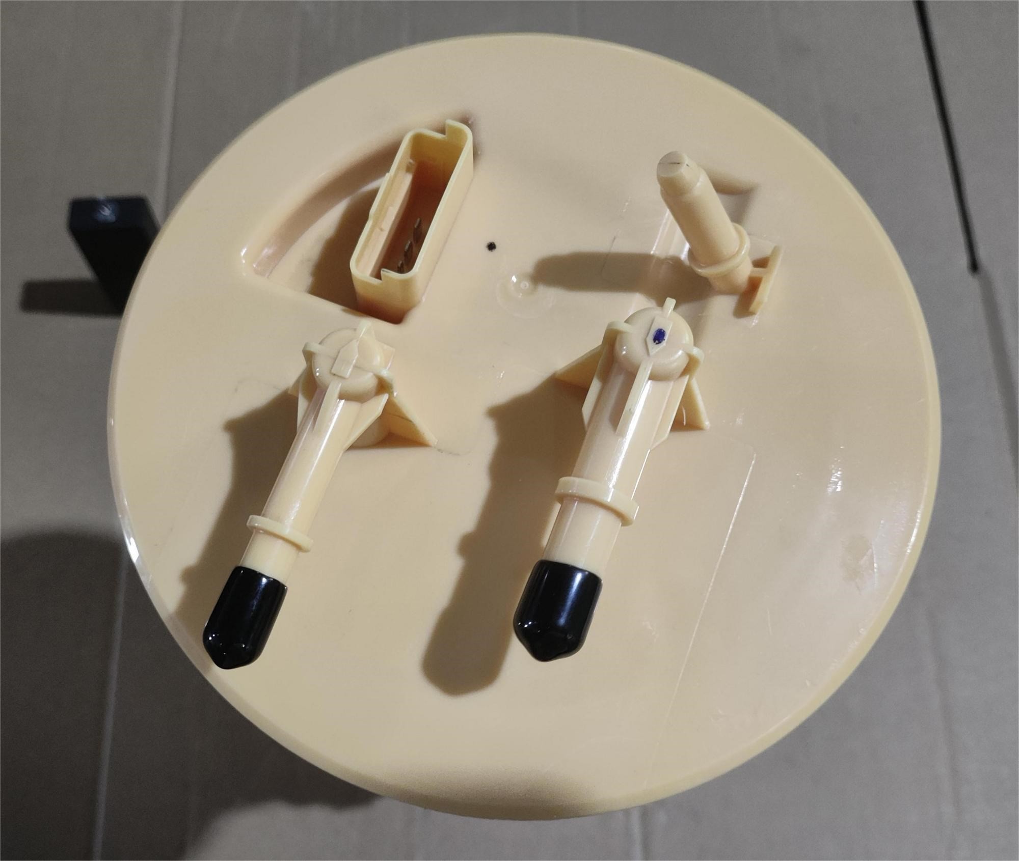 DS110227 AB39-9H307-EE 1749366 UC2J-13-35XB   Fuel Pump
