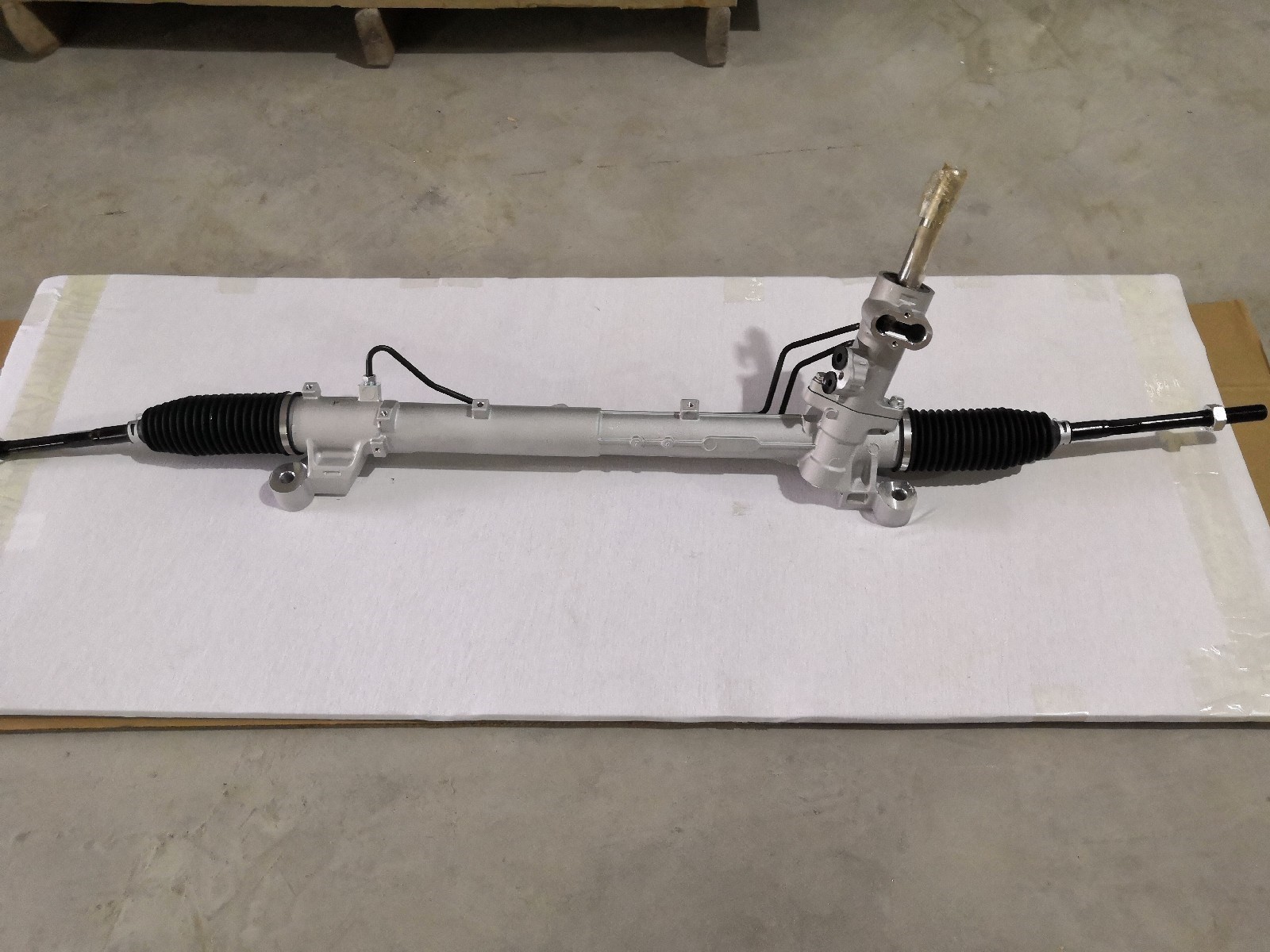 DS130422(带传感) DS130422   Steering Rack(LHD)