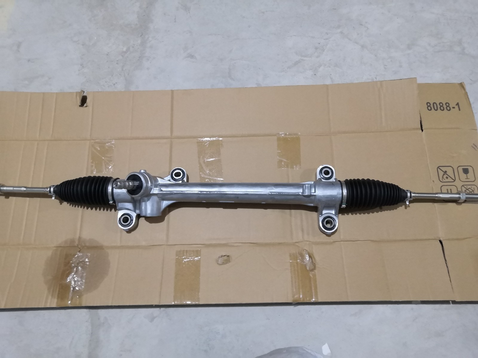 DS130589-(M15) 4551012451   Steering Rack(LHD)