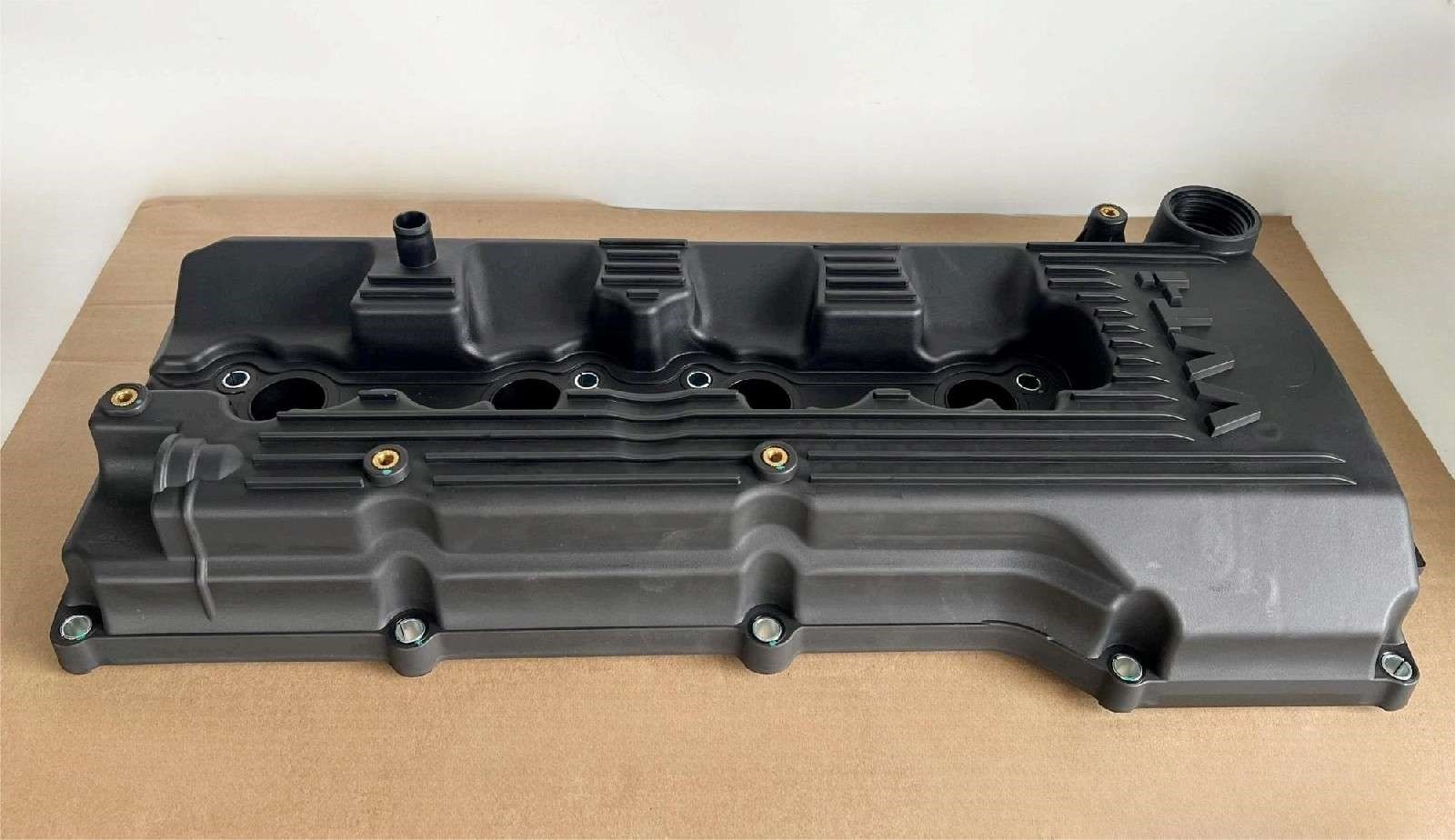 DS110056   Valve Cover