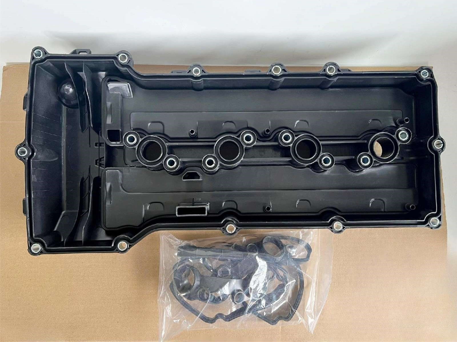 DS110056   Valve Cover