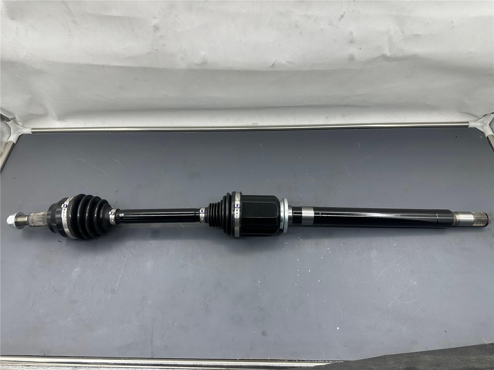 LR041968 LR034531 LR045441 LAND ROVER Driveshaft(RF)