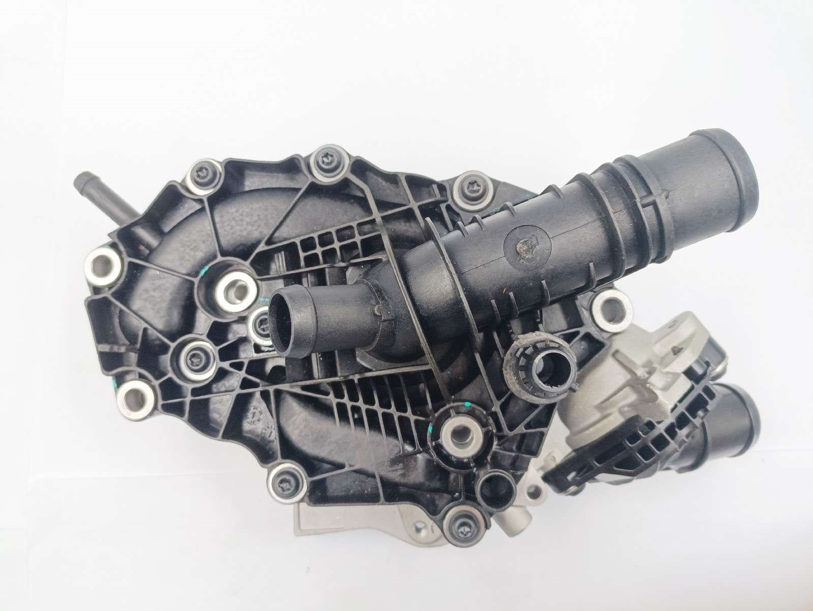 DS061153-Z11B 1066527000 YH-GL104H VOLVO Water Pump