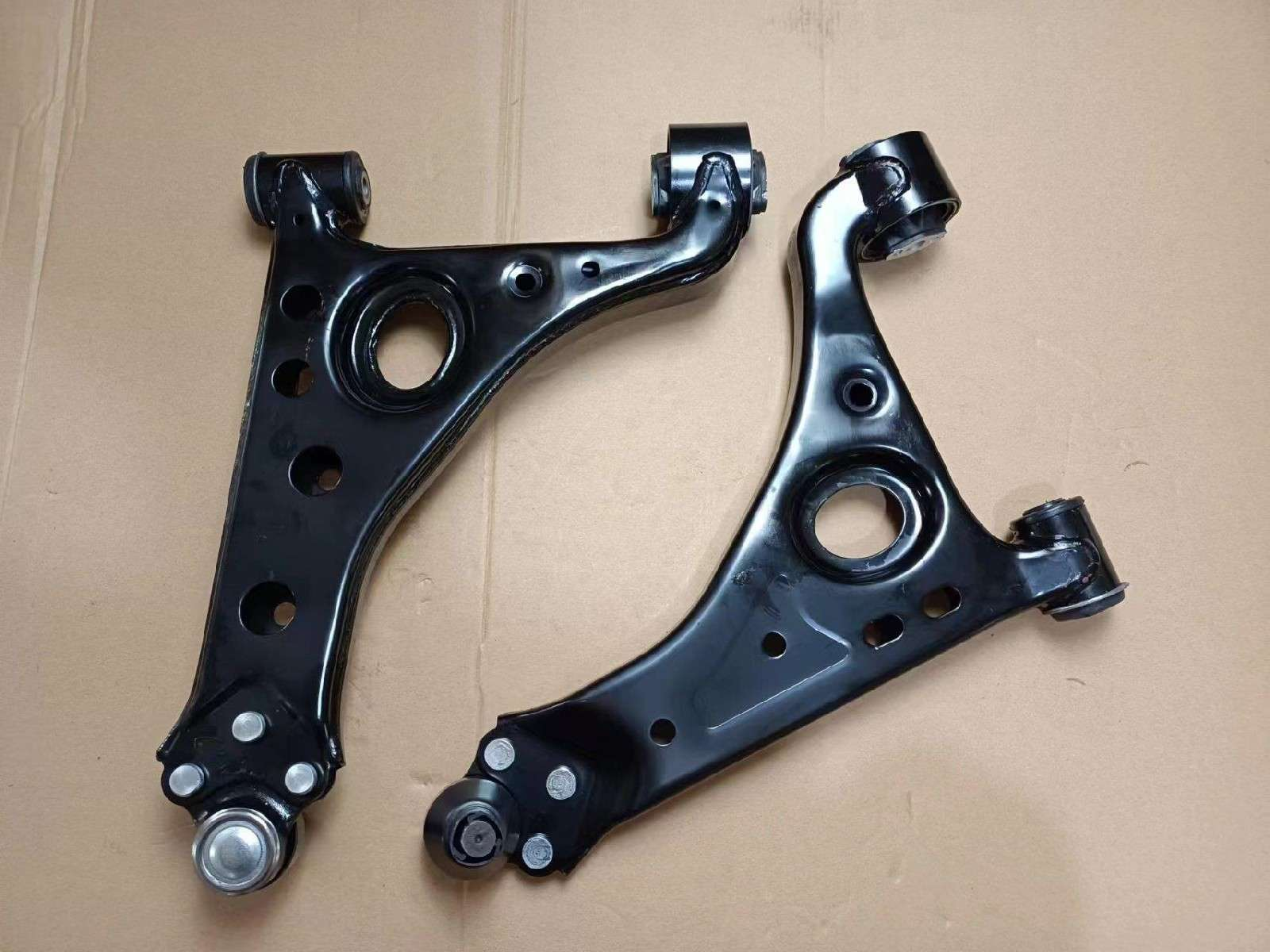 DS150828 95025706 352524 352551 94540669 Control Arm(LFD)