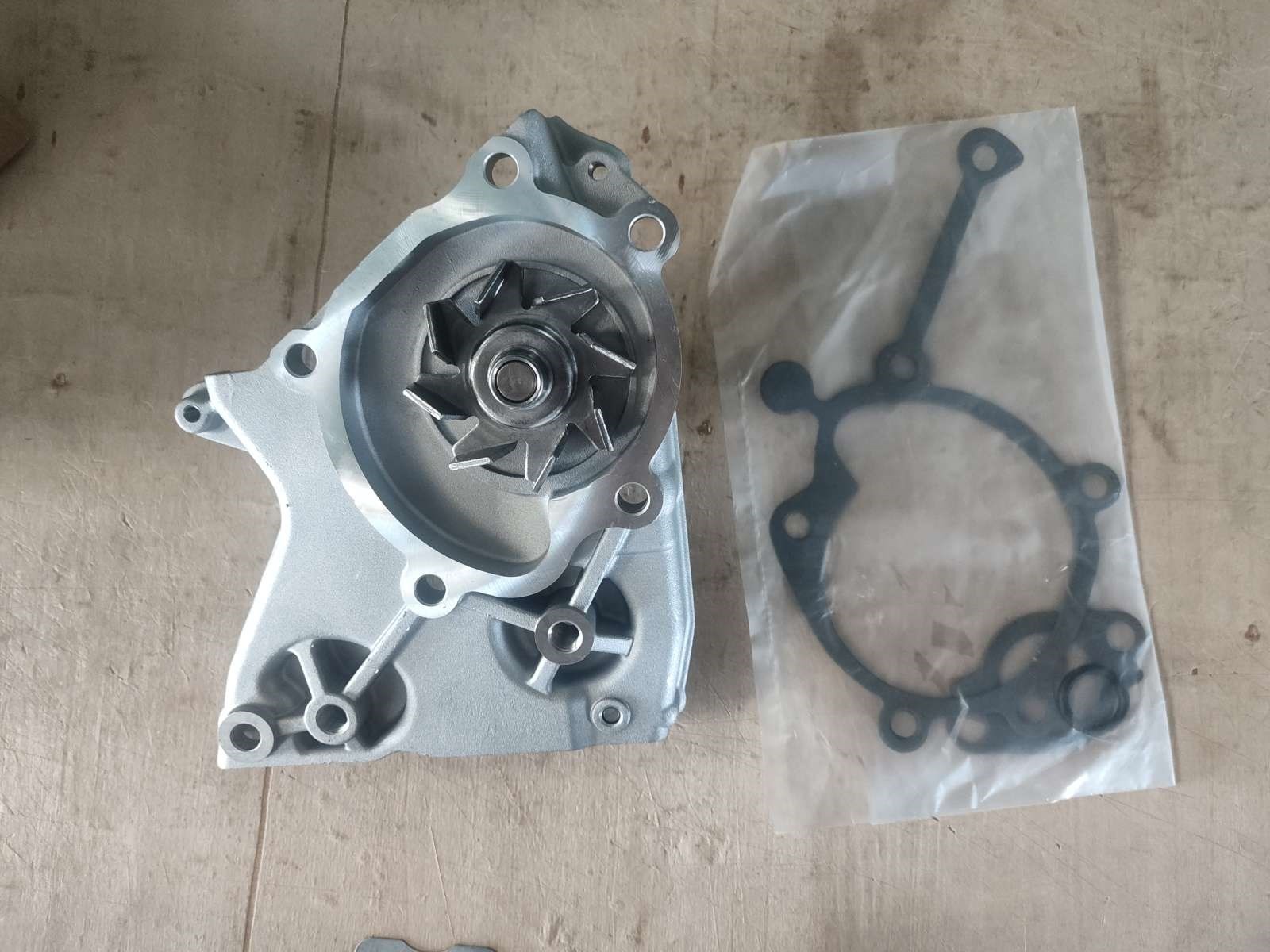 FEMJ15100 8AK115010A OFE1H15010H E92Z8501A OFE3N15010G 8AH215010A 8AH215010B GWP0385 GWM-Z71A 8